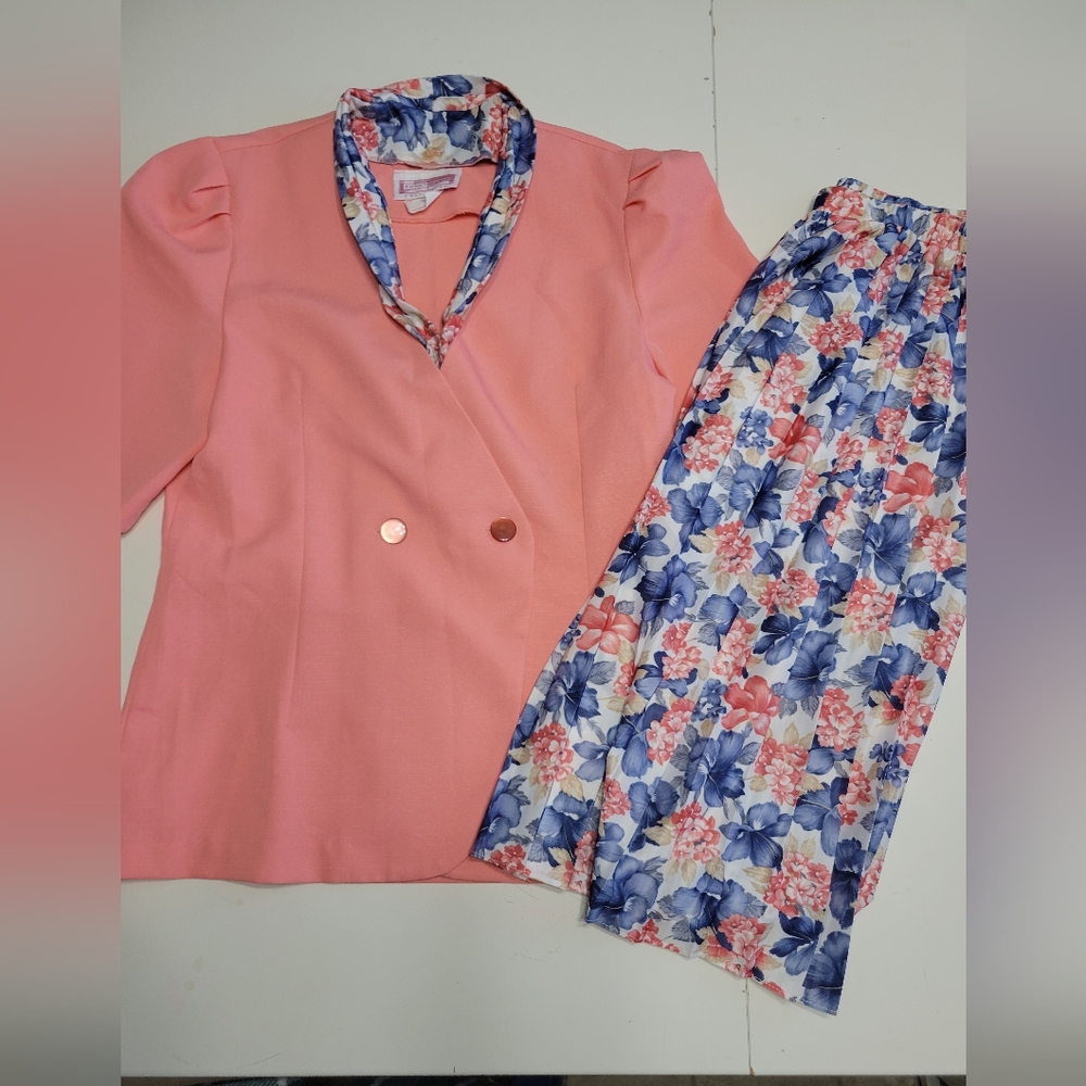 Vintage Skirt and Blazer Set!